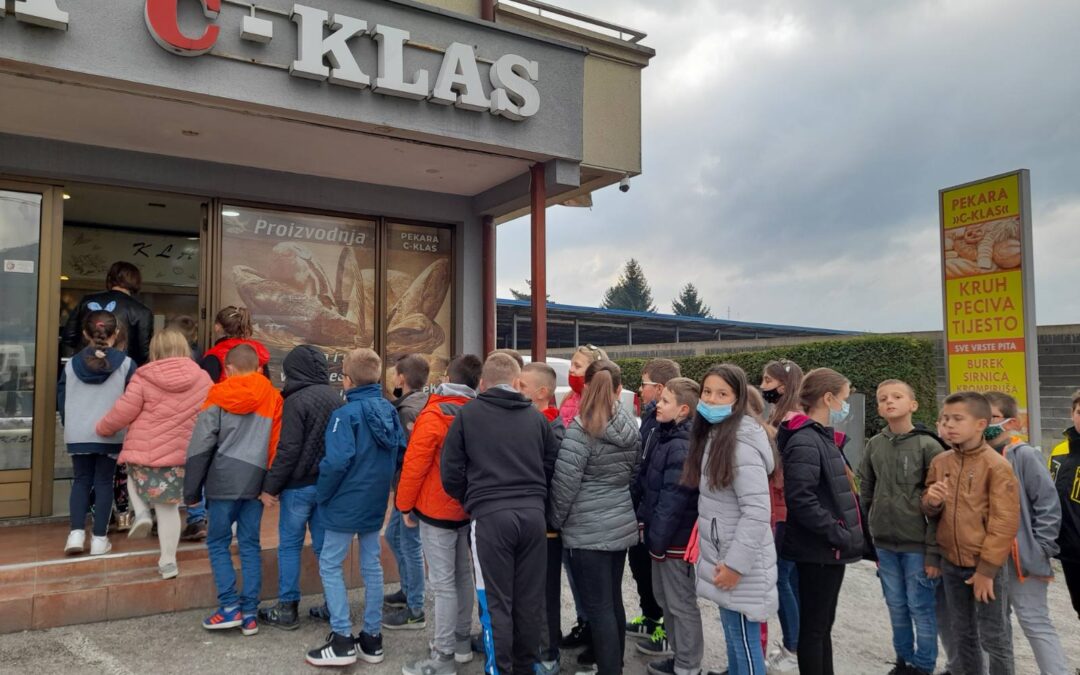 Učenici II.b, IV.a i IV.b u posjeti pekari C-klas