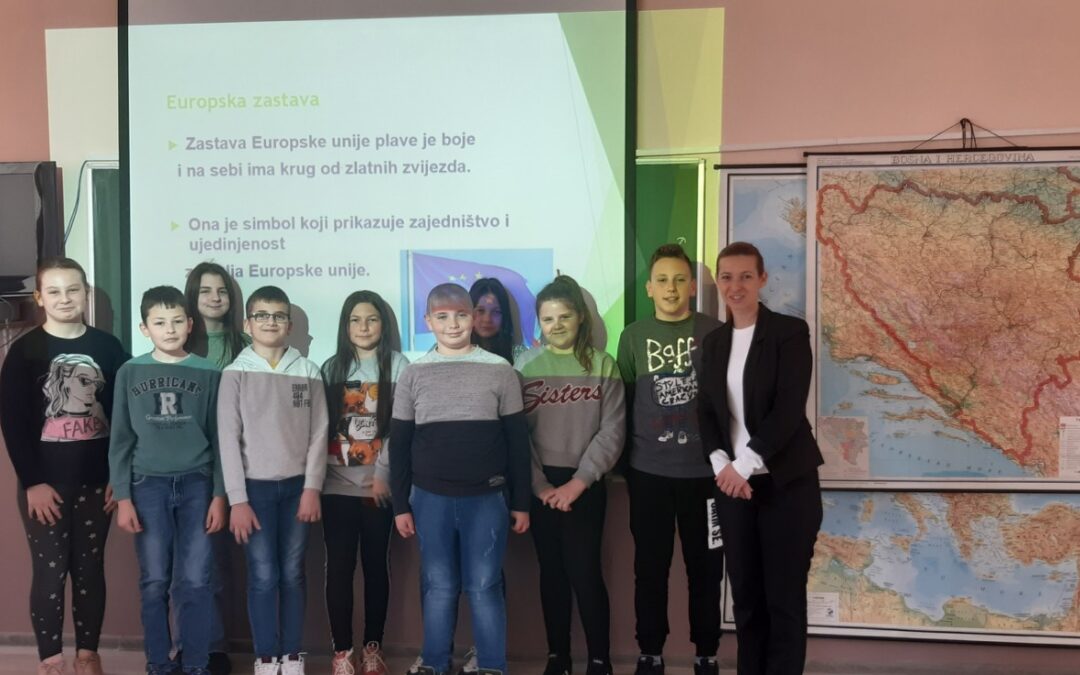 Učenici 5.a slušali su zanimljivo predavanje o Europskoj Uniji