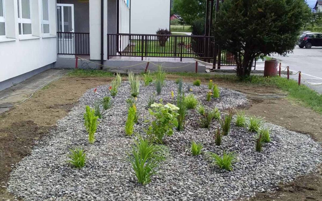 Uređenje školskog dvorišta – Eko kutak OŠ “Bila”