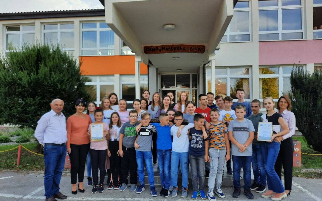 Uručene plakete najboljim razredima/odjelima u šk. 2021./2022. godini