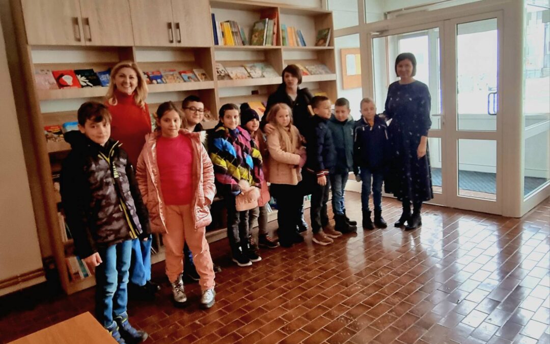 Učenici 3.b posjetom Gradskoj knjižnici “Vitez” obilježili Svjetski dan čitanja naglas
