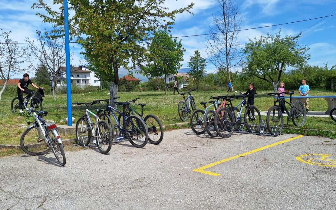 Biciklom u školu! – OŠ “Bila” gradi zdraviju i aktivniju budućnost